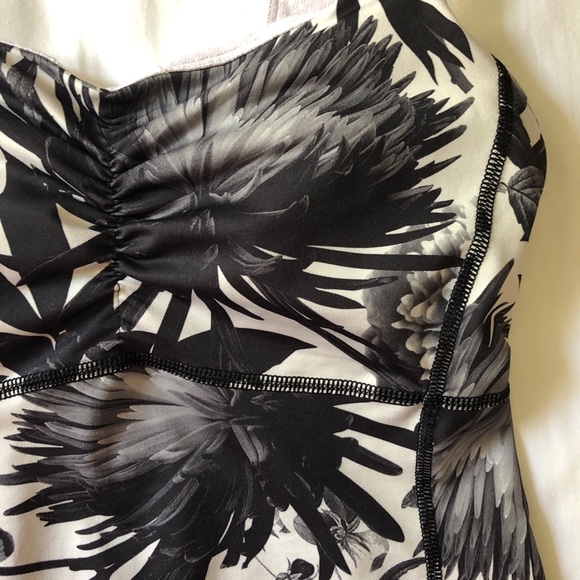 Lululemon aria tank in brisk bloom black/white - Picture 9 of 13